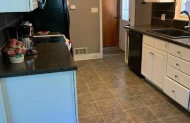 Quiet home three bedroom home in peaceful neighborhood - Foto 18