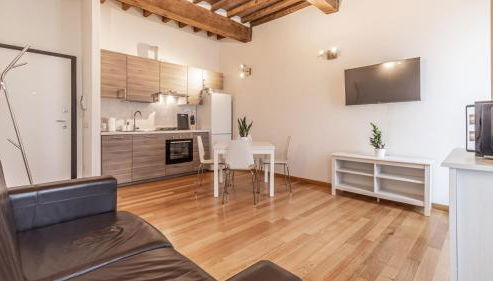 [Piazza Martiri]-In pieno centro sotto al Castello - Foto 5