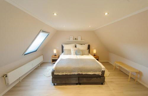 Ferienwohnung Schlafgemach - Gemütlicher Urlaub zwischen Ostsee und Holsteinische Schweiz - Boxspringbett & Wallbox - Foto 1