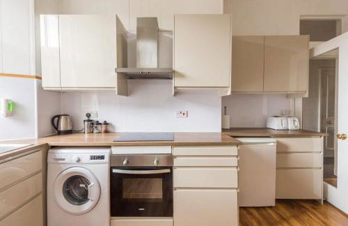 3 bed overlooking meadows park - Foto 19