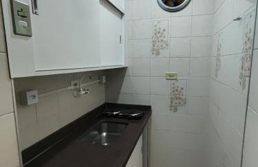 Apto central com estacionamento - Foto 11