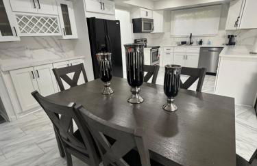 Modern Family Home -3BR -High Speed Wi-Fi Comfort - Foto 6