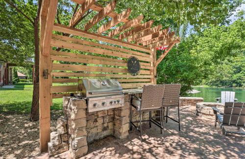 Spacious Lakefront Home with Private Dock! - Foto 33