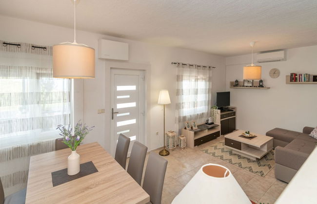 Hillside Villa in Trogir With Pool, Terrace, and Stunning City View - Foto 30