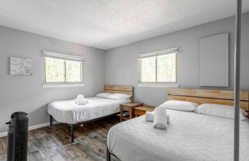 Cozy 3Br Fire Pit Hammock 2 Minutes to Beach - Foto 17