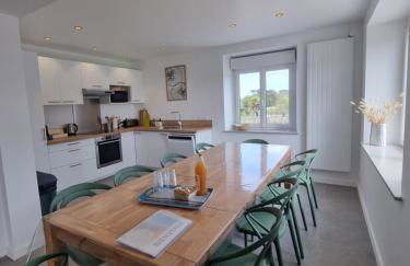 Maison familiale - 10pers - 3 étoiles - lumineuse et cosy - draps et serviettes inclus - parking - La Torche 9 min - Foto 10