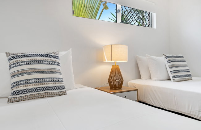Spacious 3-beds w Direct Access to Pool - Photo 20