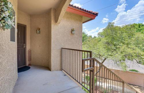 Getaway with Balcony and Spa 13 Mi to Old Town - Foto 21