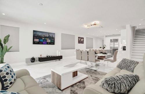 4BR w htd Pool Walk to Las Olas 5mins to Beach - Foto 13