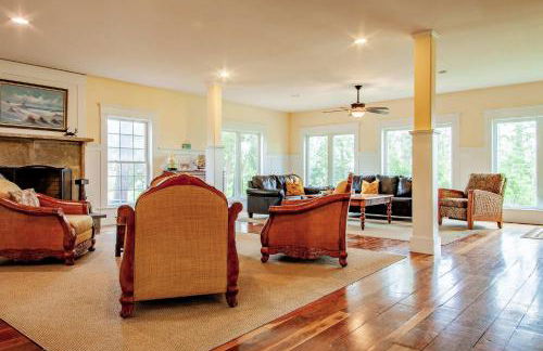 Chesapeake Waterfront - 7BR 5BA - Beach Pool Dock - Foto 10