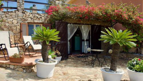 Villa con Splendido Giardino e Vista Mare a Osseddu - Olbia - Photo 2