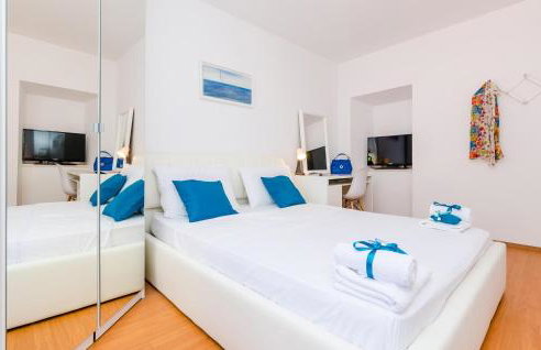 Beautiful Home In Gromaca With Wifi - Photo 48