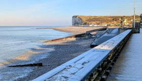 Beautiful beachfront apartment, 180d sea and cliff view - Foto 2