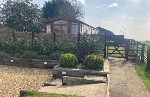 Rew Farm Country and Equestrian Accommodation - Sunset Lodge - Photo 2