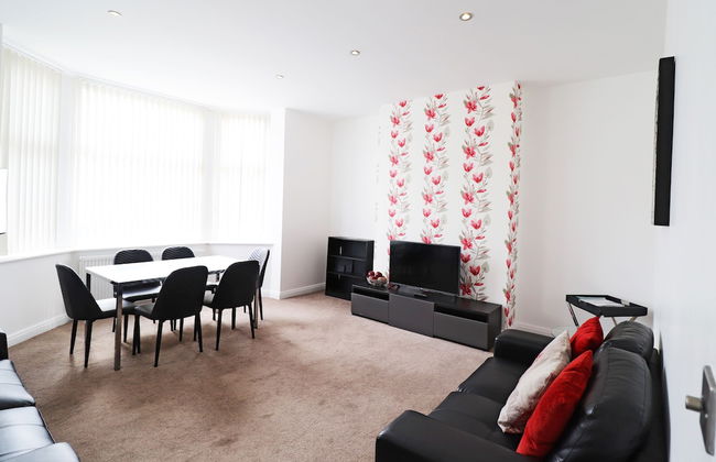 Breck Blackpool - Photo 27