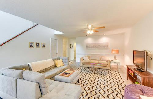 Charming Seneca Home - 3 Mi to Memorial Stadium! - Foto 4