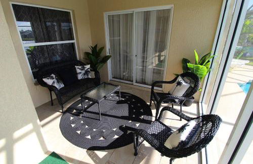 Lakefront Villa with private heated pool - Foto 39