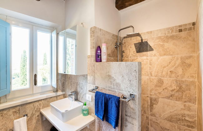 Pet-friendly Umbria Villa - Photo 32