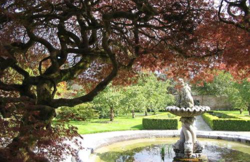 The Old Stables of heritage Tregrehan Garden Cottages on South Coast - Photo 18