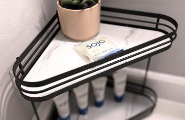 Orange Crush Cottage- Downtown Beaches & Dining - Photo 6