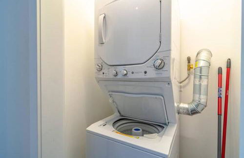 Chicago 2BR City Escape with Optional Parking Near McCormick Place, Navy Pier, Shedd Aquarium, and Millennium Park - Foto 5