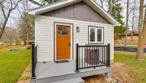 Fish, Swim and Explore! 2-Cabin Camp on Round Lake - Foto 3