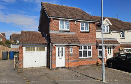 Quiet 3 bed semi with off street parking - Foto 45