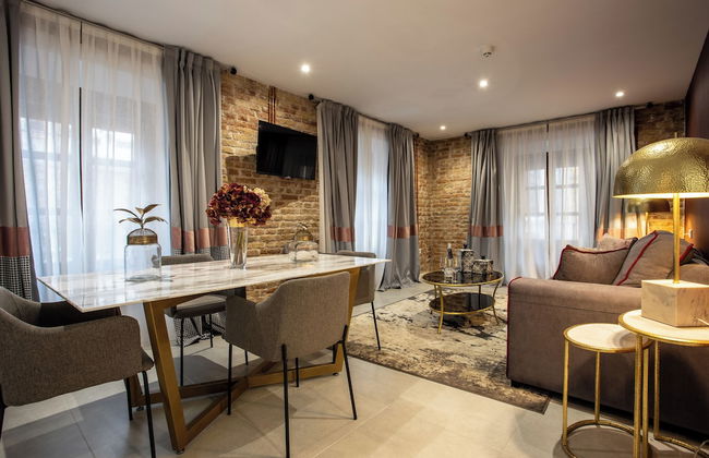 BIBO SUITES PLAZA NUEVA - Photo 42