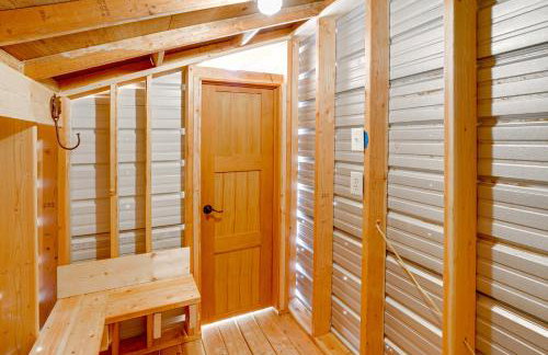 Mtn Views and Fireplace Cozy Trout Creek Tiny Home - Foto 17