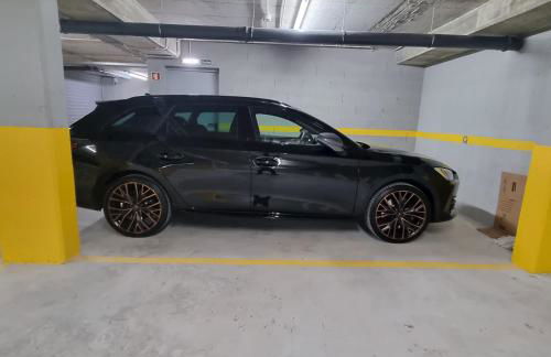 Modern apartment with balcony and free parking - Foto 22