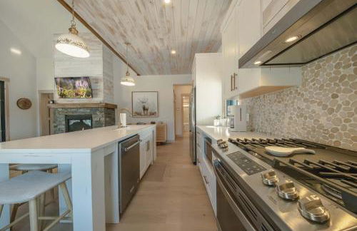 Wilderness Club Nest - Modern Cabin Retreat for 9 with Hot Tub - Foto 36