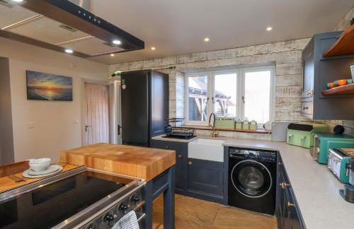 Beacon House - Photo 18