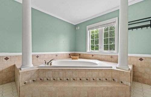 13-Acre Private Estate, Private Lake, Private Golf Range, Private Forest & Hiking Trails - Foto 55