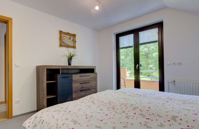 Charming Apartment in Bled Near Lake - Photo 3