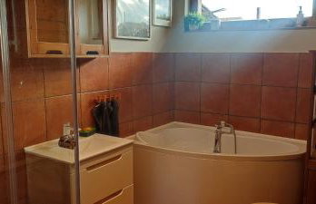 Dom Grabowa z sauną , podgrzewanym basenem i balią z hydromasażem - Foto 32