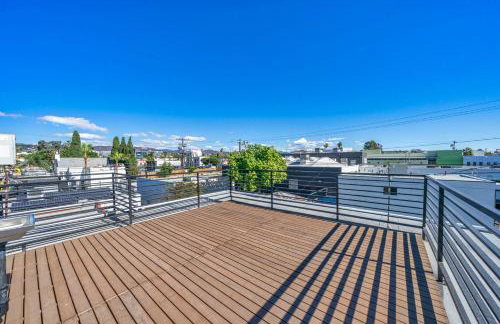 7 BR double house with parking and a backyard in LA - Foto 12