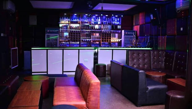 King Dee Suites and Apartments - Foto 4, Salón en el vestíbulo