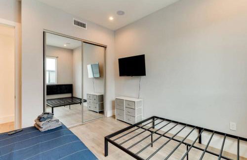 Luxury Modern 4 bedroom 3 Bath Home With Rooftop Deck #3 - Foto 30