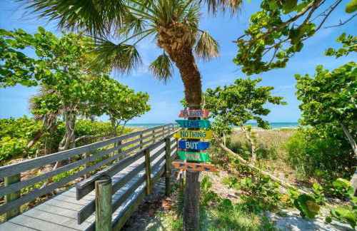 Waterfront Luxury w/ Heated Salt Pool & Golf Cart - Foto 68