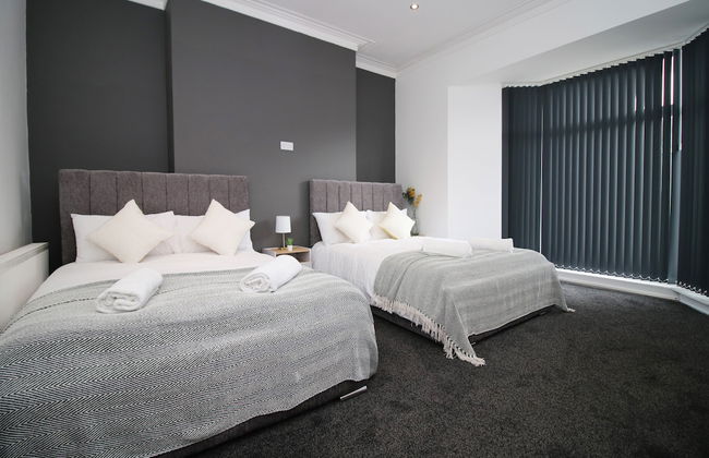 Skyline Remarkable 2-bed Apartment in Swansea - Photo 5