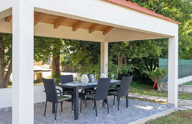 Spacious Prgomet Retreat With Private Pool, Fitness Centre, and Garden - Foto 68