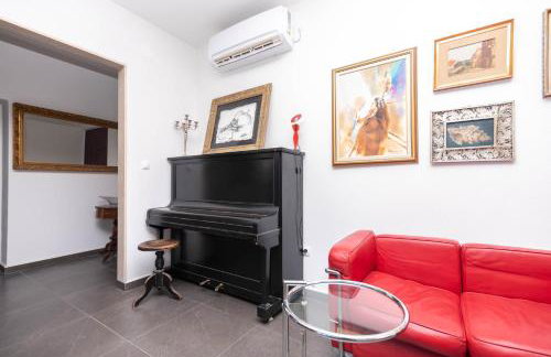 Amazing house W pool and big sunny terrace close to sea & beach - Photo 48