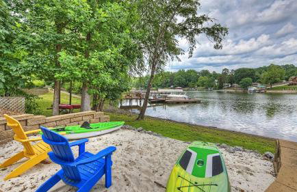 Lakefront w/ Private Dock + Hot Tub Pontoon Rental Butler Bliss by Avantstay - Foto 2