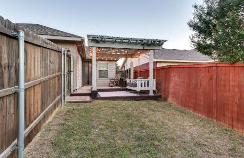 Patio, Pergola and Pool Access Aubrey Retreat! - Foto 23