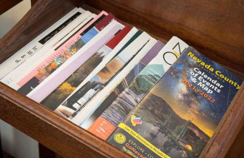 The Golden Parlor- Historic Victorian, Hot Tub - Foto 54