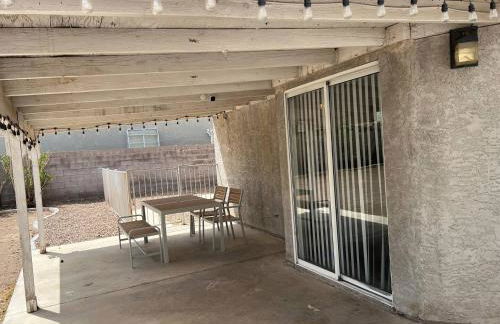 Extended Stay 3 or 4 Beds Cozy Smart Home Living - Photo 17