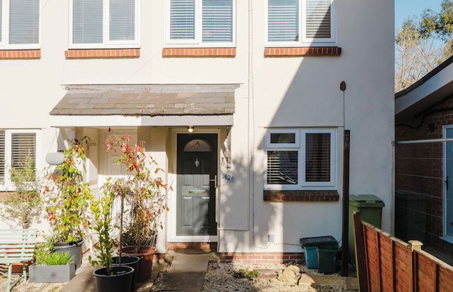 Corner House - Bright 2BD in Cheltenham - Photo 55