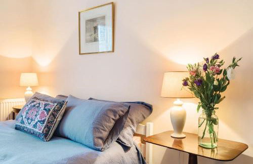 Artist's Studio - Photo 27