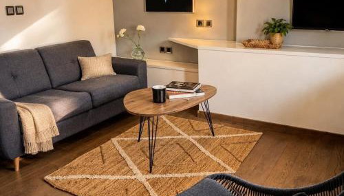 Maison charmante avec jardin à 7 min de Giverny, Sauna, Wifi, parking gratuit dans la rue, calme - Photo 1