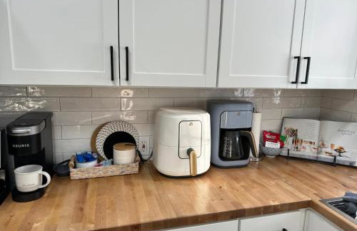 Next to Expo, 5 beds, Hot-tub, corn hole, pets! - Foto 51